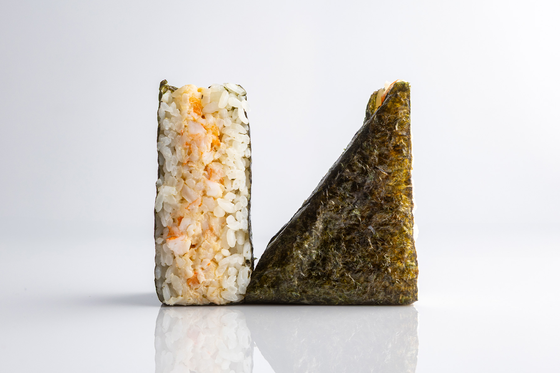 Onigiri z krewetką — zdjęcie