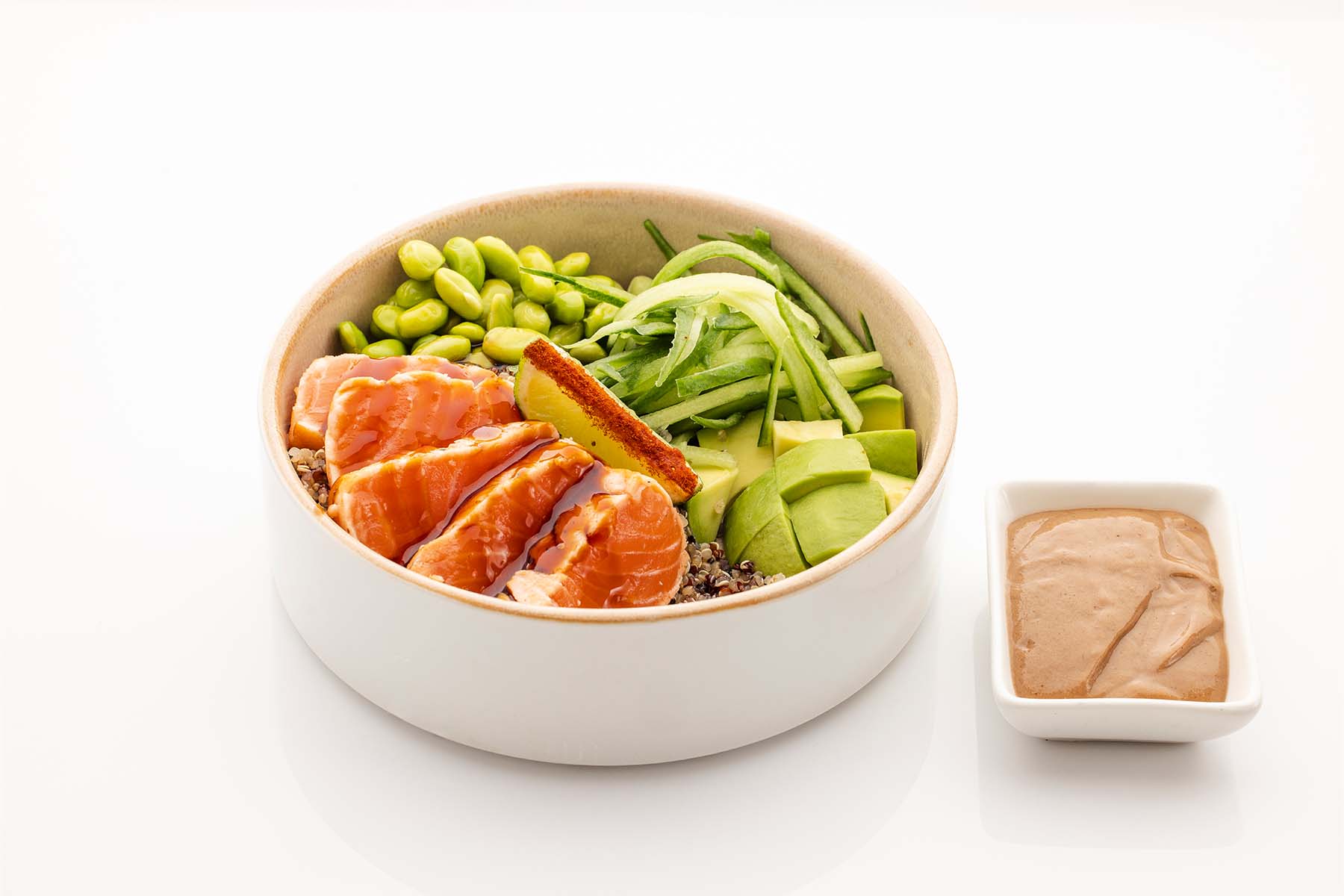 Salmon tataki and quinoa bowl photo